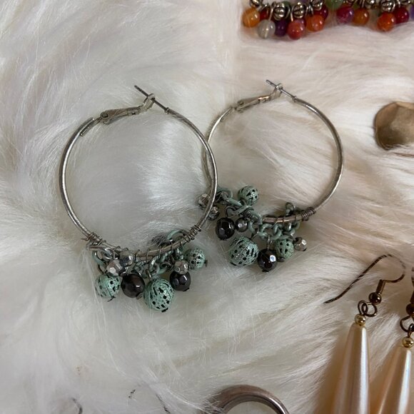 Lot of 20 Earrings Pairs Assorted Colors & Shapes Mixed Women's Jewelry Lots - Picture 7 of 7